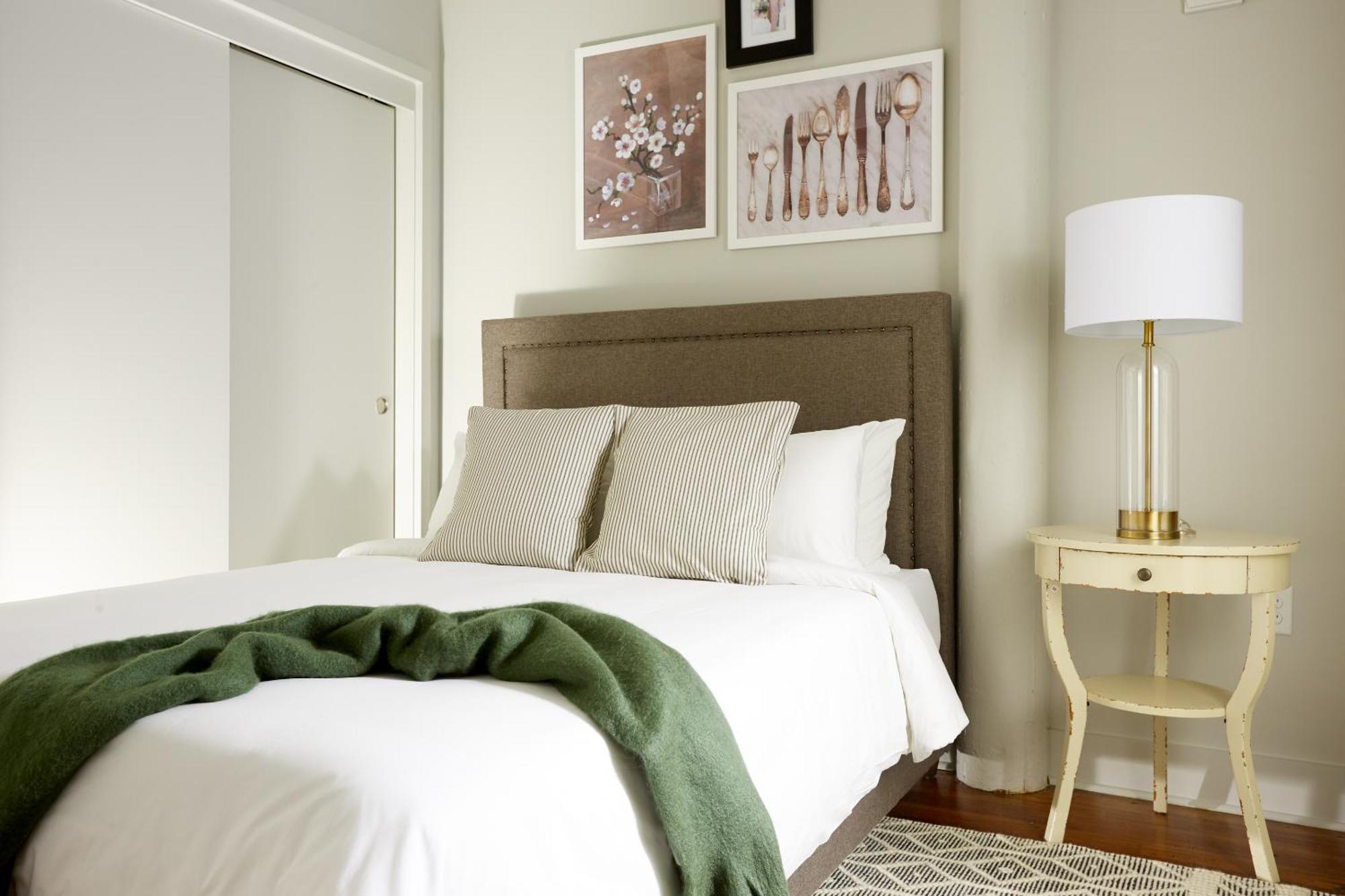 Sonder By Marriott Bonvoy The Broughton Apartments Historic District Savannah Room photo