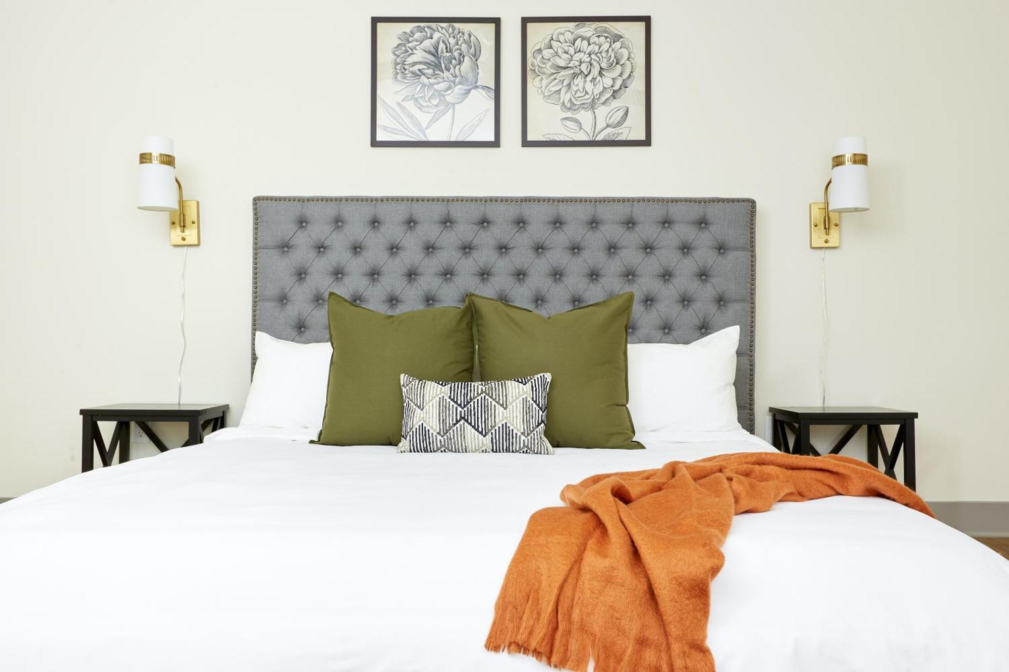 Sonder By Marriott Bonvoy The Broughton Apartments Historic District Savannah Room photo