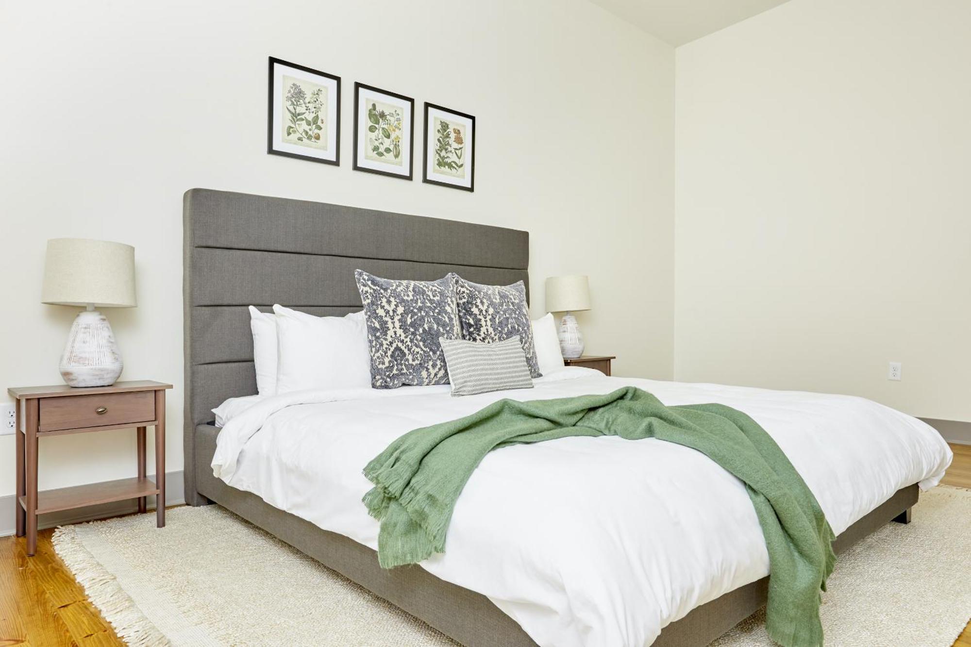 Sonder By Marriott Bonvoy The Broughton Apartments Historic District Savannah Room photo