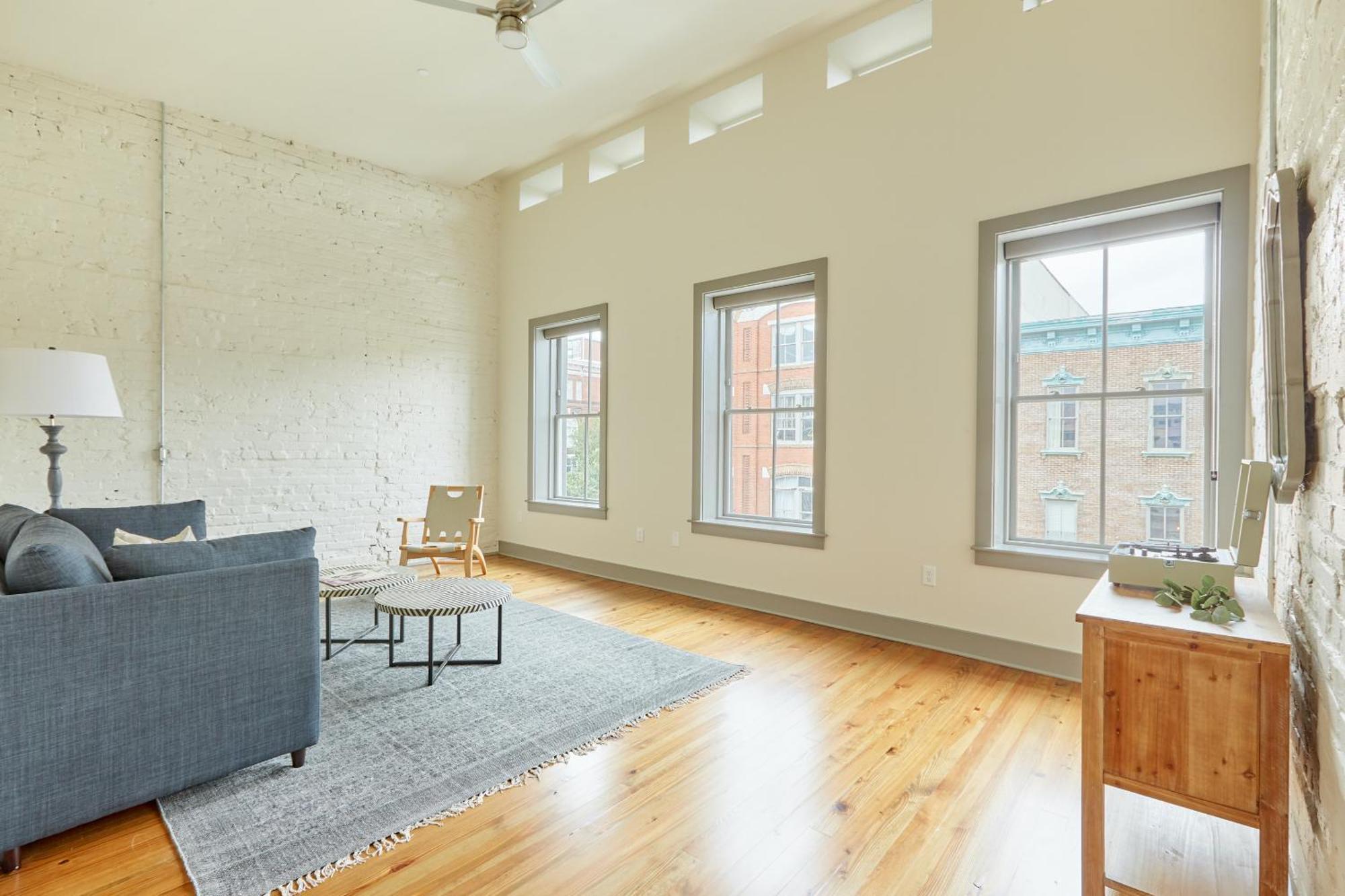Sonder By Marriott Bonvoy The Broughton Apartments Historic District Savannah Room photo