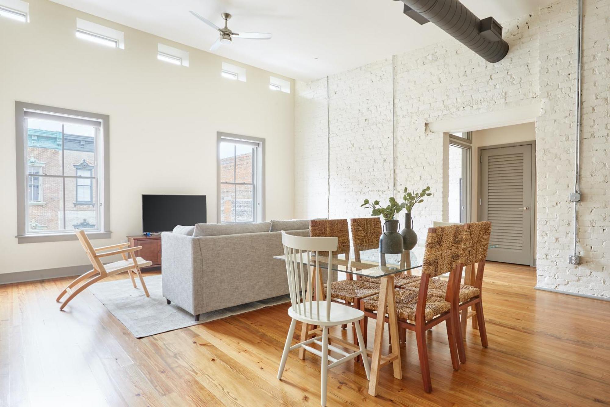 Sonder By Marriott Bonvoy The Broughton Apartments Historic District Savannah Room photo