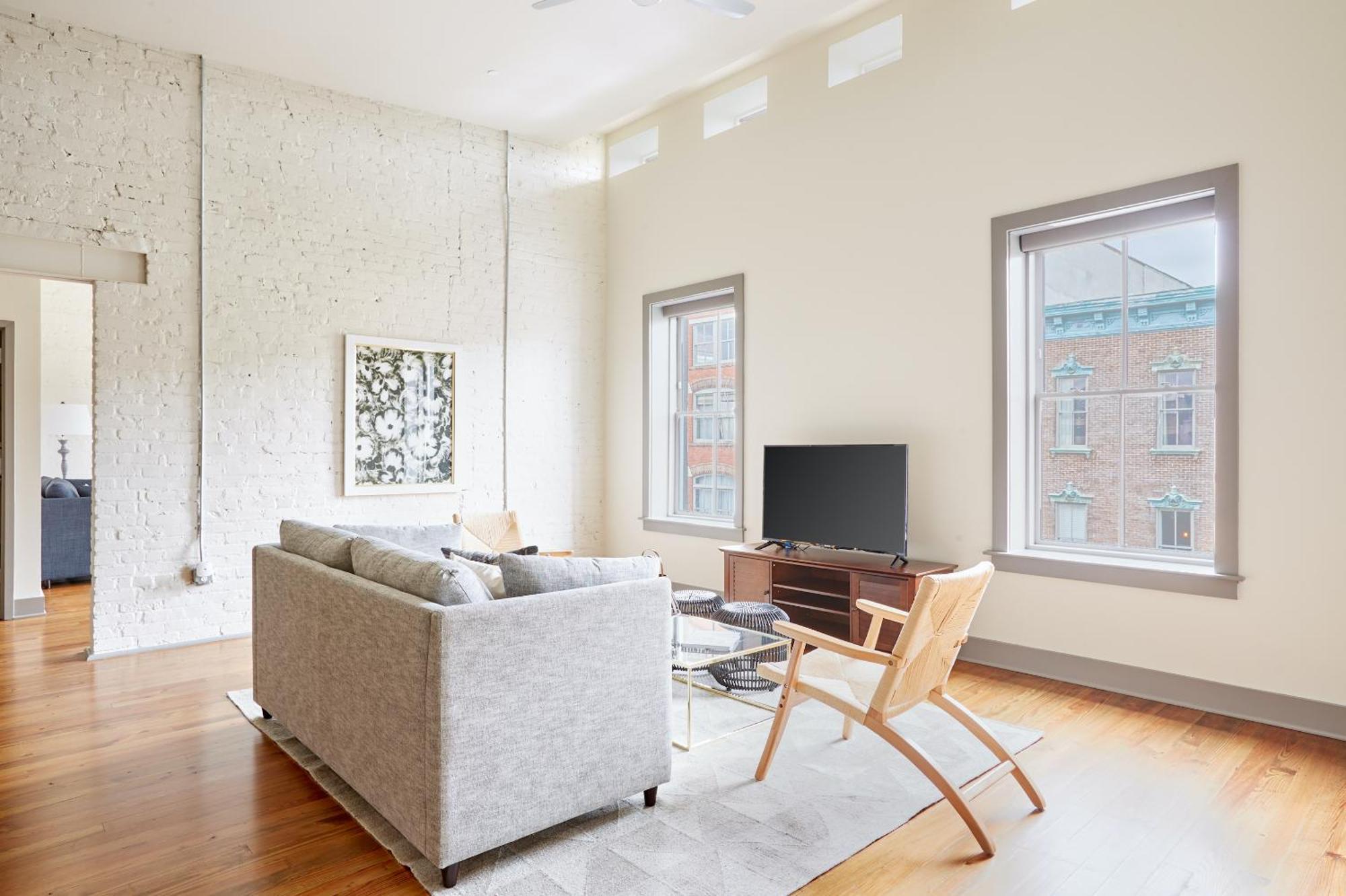 Sonder By Marriott Bonvoy The Broughton Apartments Historic District Savannah Room photo