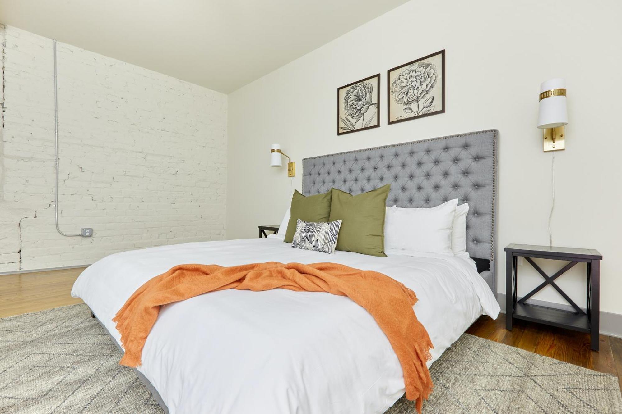 Sonder By Marriott Bonvoy The Broughton Apartments Historic District Savannah Room photo