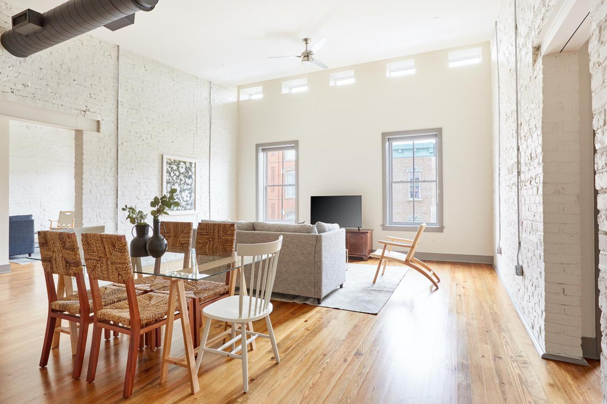 Sonder By Marriott Bonvoy The Broughton Apartments Historic District Savannah Room photo