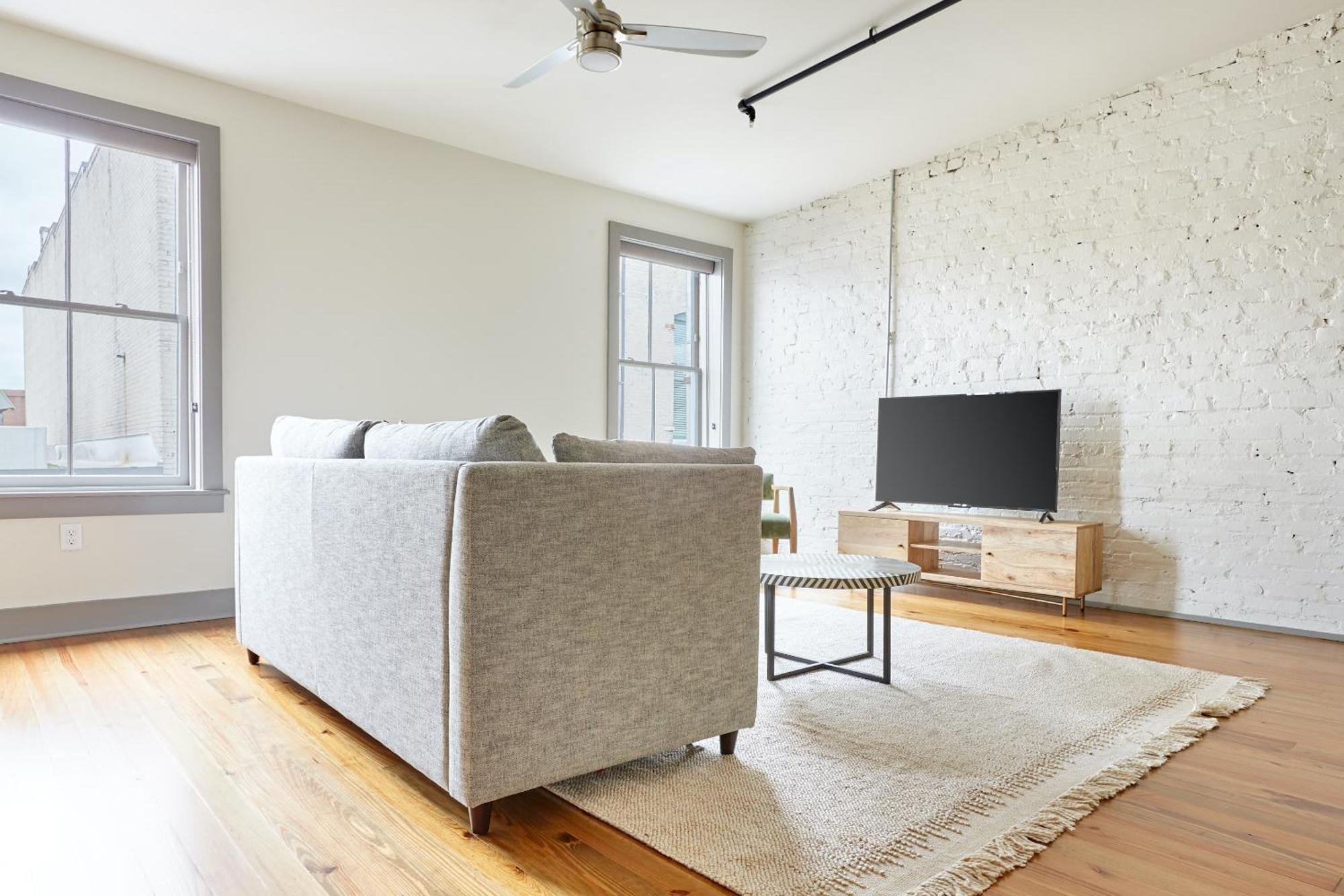 Sonder By Marriott Bonvoy The Broughton Apartments Historic District Savannah Room photo